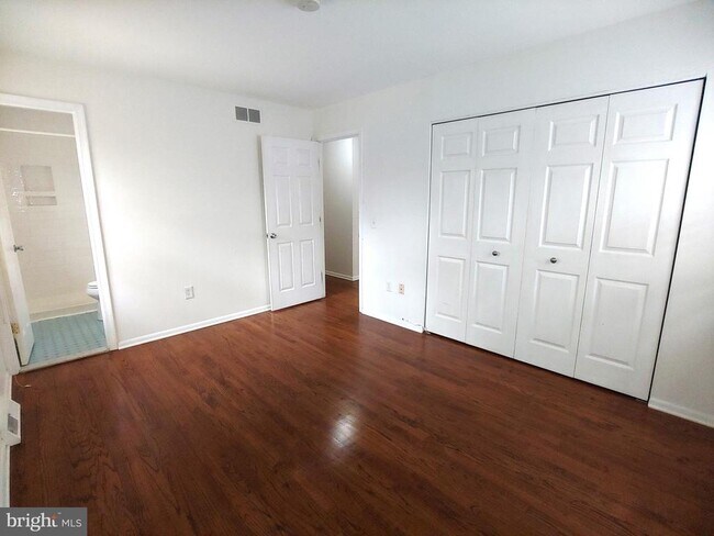 Building Photo - 149 Northway