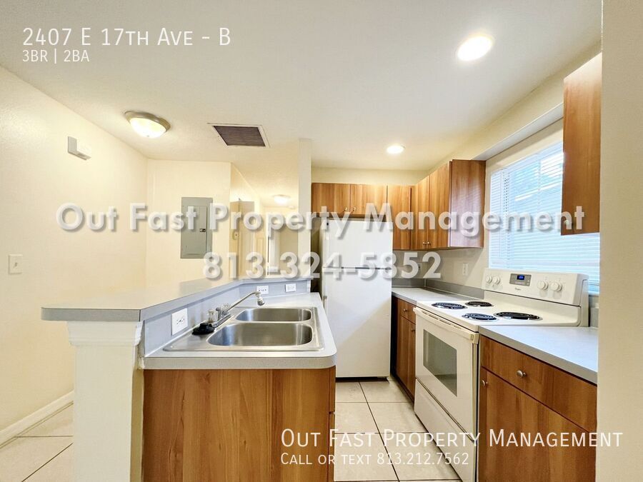 Building Photo - 2407 E 17th Ave
