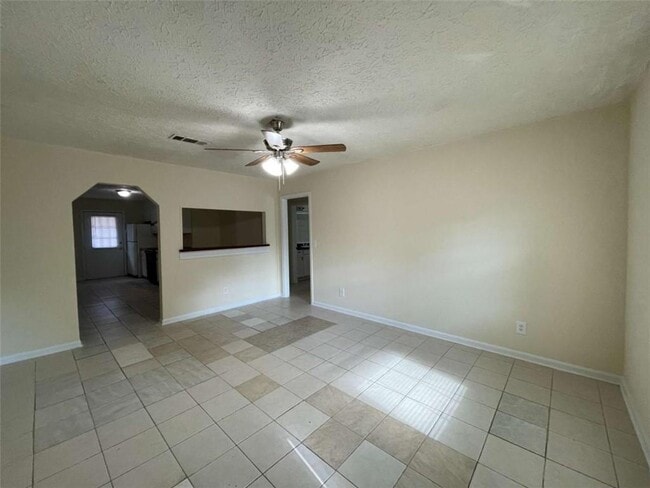 Building Photo - 100 Plum Orchard Rd