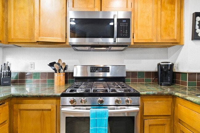 Building Photo - 731 Seacoast Dr