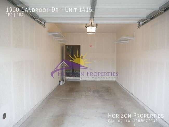 Building Photo - 1900 Danbrook Dr