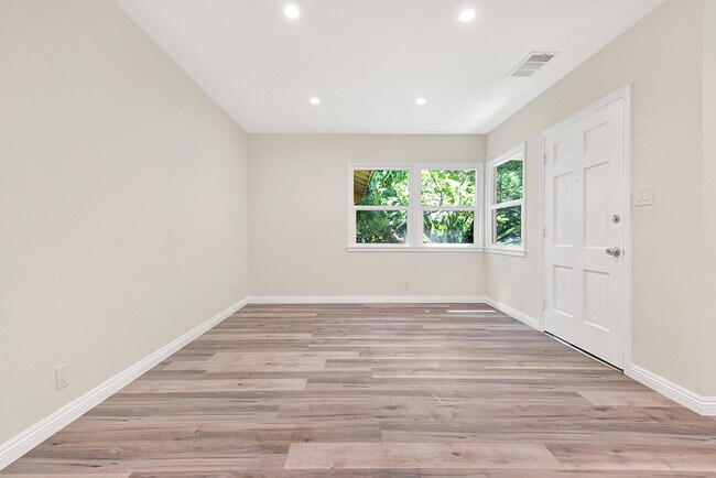 Building Photo - 1151 N Verdugo Rd