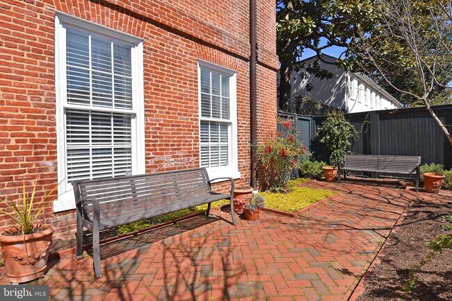 Building Photo - 2735 Olive St NW