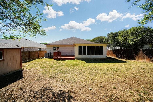 Building Photo - Charming 3-Bedroom Home in Ashley Place - ...