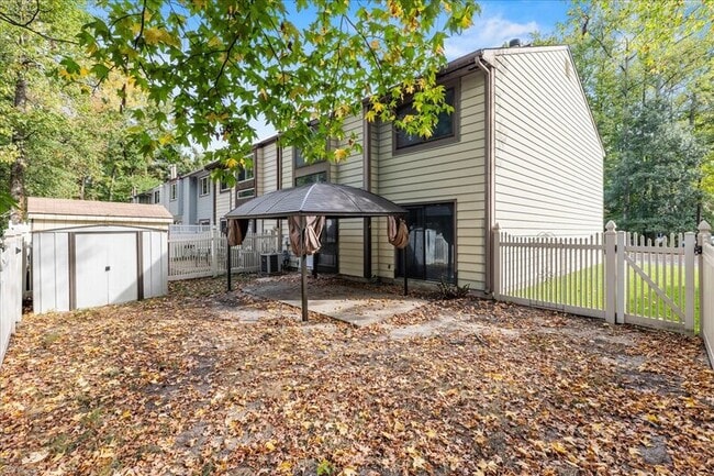 Building Photo - 421 Barton Run Blvd