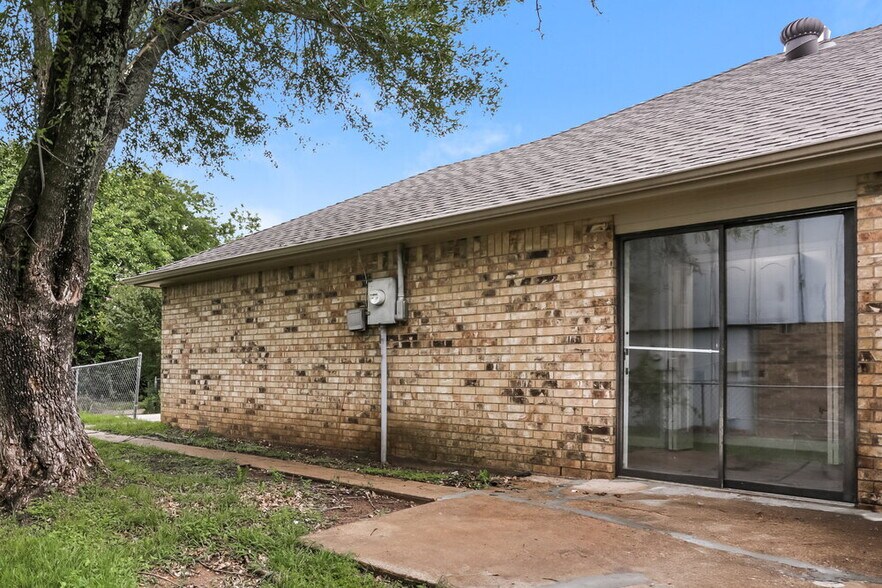Building Photo - 1330 Heather Run Dr