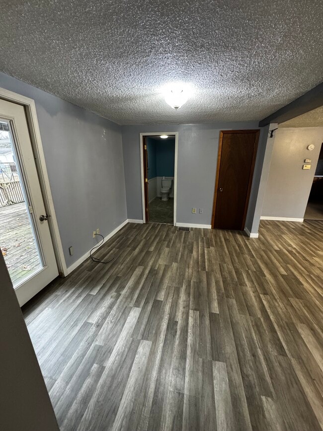 Building Photo - 935 Sheridan St