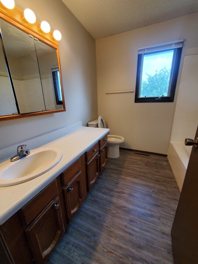 Building Photo - 310 Clymer Rd