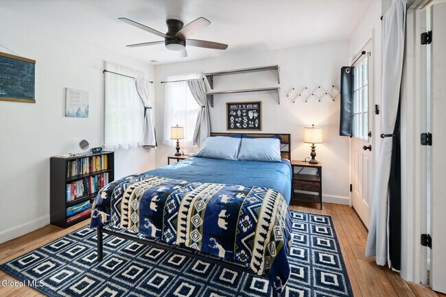 Building Photo - 1136 Enid Rd