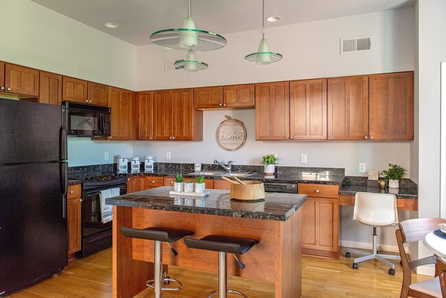 Building Photo - 2B/2B Luxury Louisville Condo with Mountai...