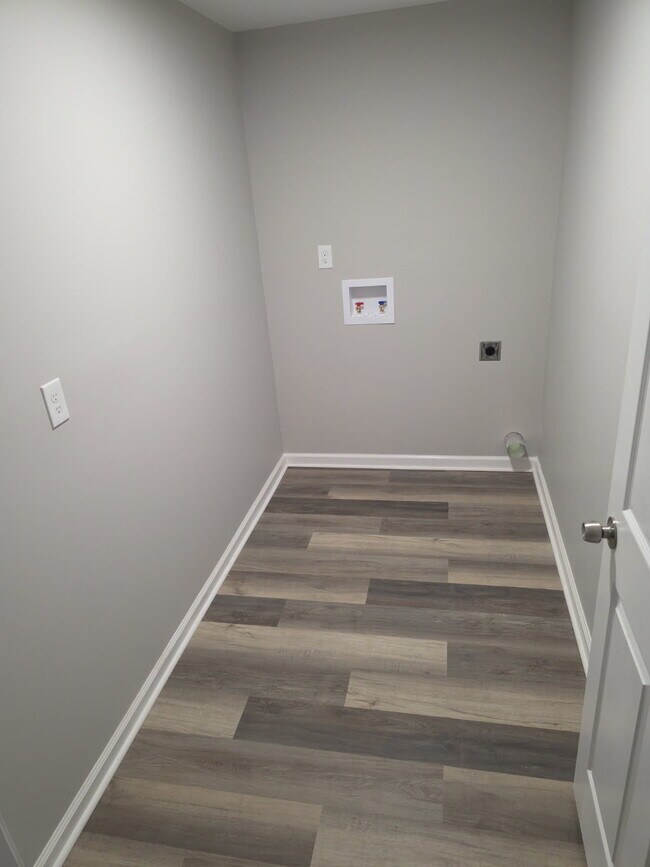 Building Photo - 5510 Halstead Ave