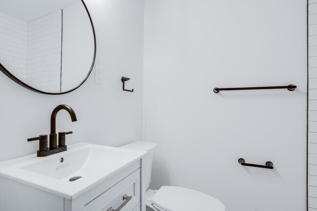 Building Photo - 2403 Flint St