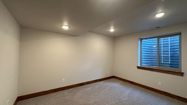 Building Photo - Great Home in Loveland