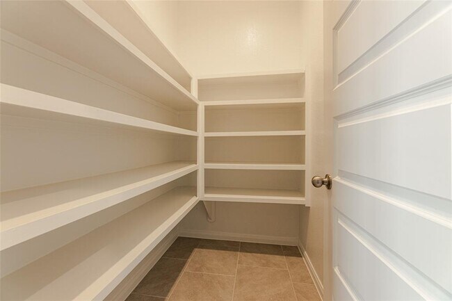 Building Photo - 503 Spring Flower Ct
