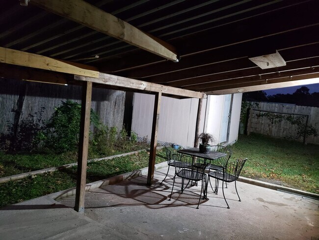 Building Photo - 8715 Sherrywood Dr