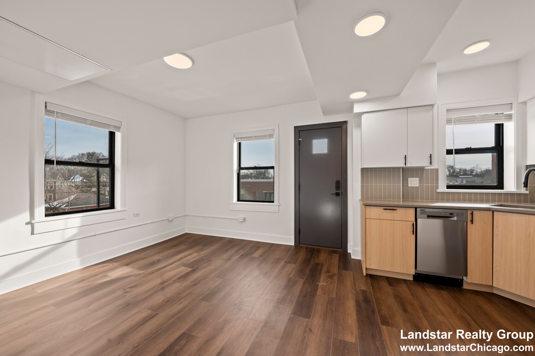 Building Photo - 1241 Chicago Ave