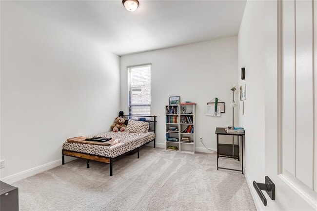 Building Photo - 2824 Stone Branch Dr