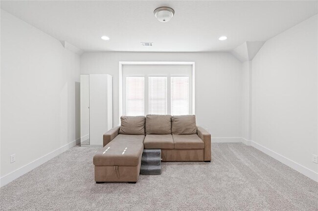 Building Photo - 3341 Catalina Cv