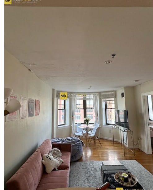 Building Photo - 476 Commonwealth Ave