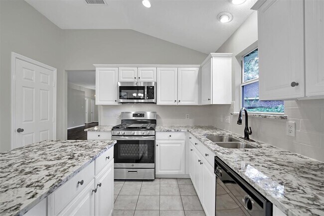 Building Photo - 38 Tivoli Garden Ct