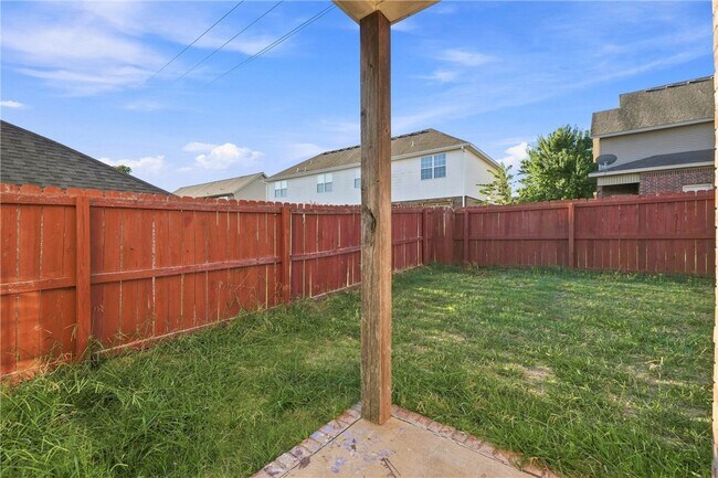 Building Photo - 3207 SW Deerfield Blvd