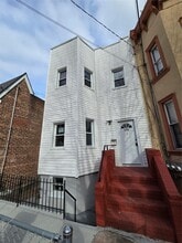 Building Photo - 159 Montauk Ave.