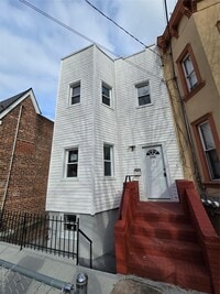 Building Photo - 159 Montauk Ave.