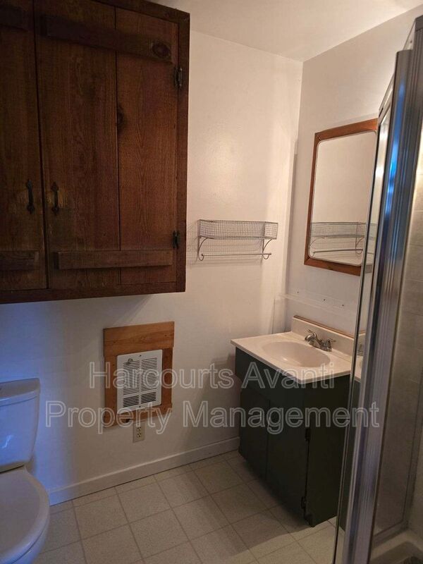 Building Photo - 1701 Old Mammoth Rd