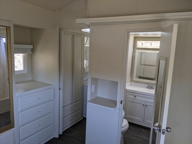 Building Photo - 3512 El Paso Alto Rd