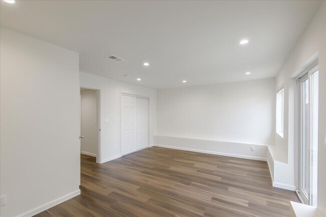 Building Photo - 1487 34th Ave