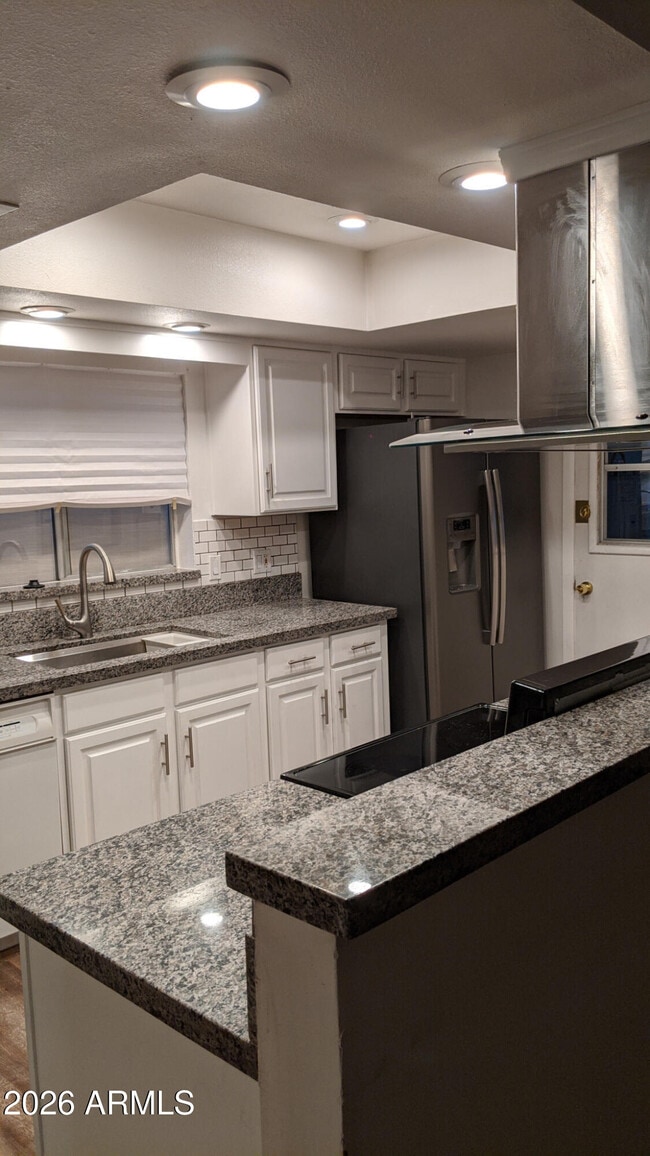 Building Photo - 4344 W Sandra Cir