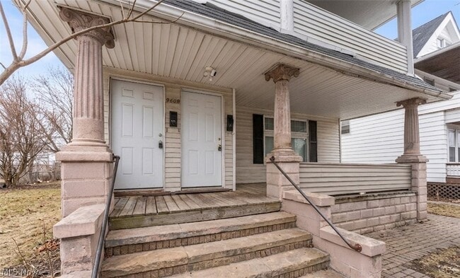 Building Photo - 9609 Sladden Ave