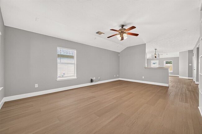 Building Photo - 22210 Bellow Glen Dr