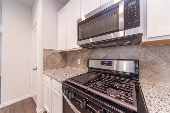 Building Photo - 2922 Orchid Ranch Dr