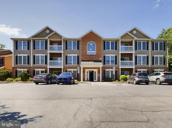 Building Photo - 302 Baughmans Ln