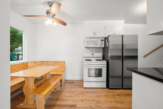 Building Photo - 2924 Morcom Ave