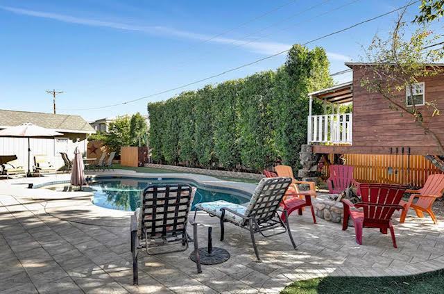 Building Photo - Arcadia Light Furnished Charmer with  Treehouse!!