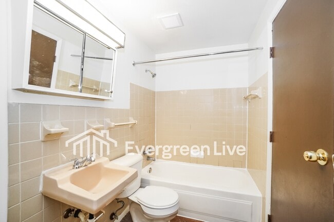 Building Photo - 3709 Panama Dr