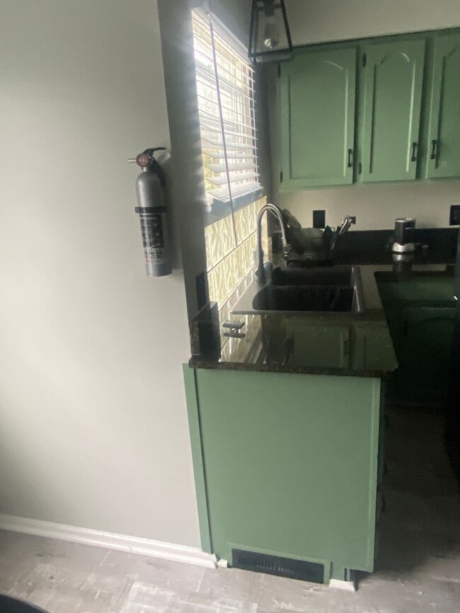 Building Photo - 448-450 Alter