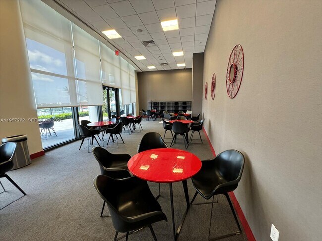 Building Photo - 1600 NE 1st Ave