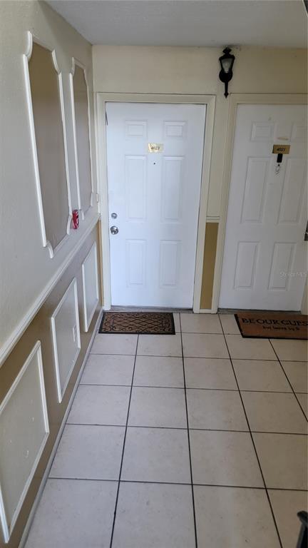 Building Photo - 4023 Versailles Dr