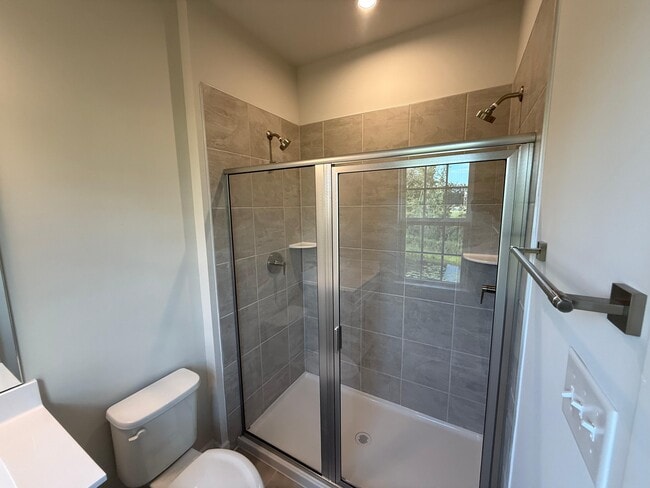 Building Photo - 1013 Arborway Ln