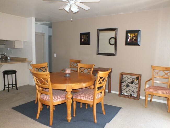 Building Photo - Rescue 2/2 1050 sf home with garage and yard!