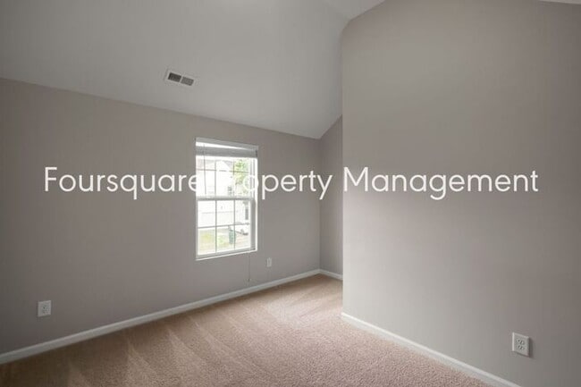 Building Photo - 4-Bed Single Family Home with Open Layout,...