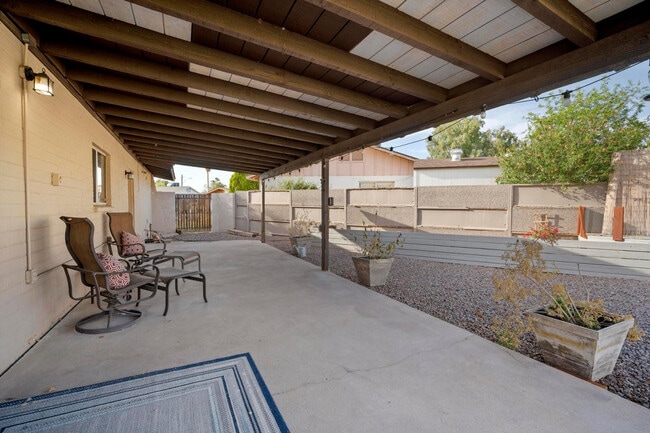 Building Photo - 4515 W Shaw Butte Dr