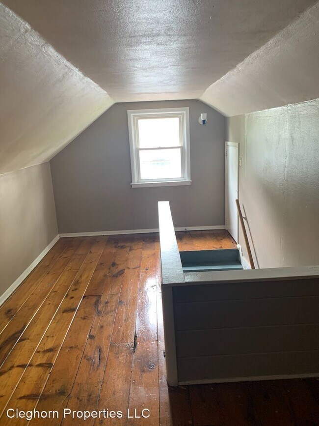 Building Photo - 3 br, 1 bath House - 361 McAlpine Street