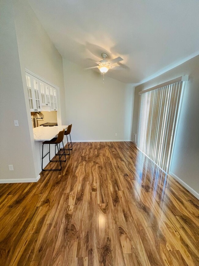 Building Photo - Gorgeous Completely Remodeled Single Story 2bed/2 bath Condo in Davis