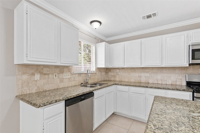 Building Photo - 11410 Meadowchase Dr
