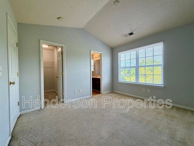 Building Photo - 17121 Greenlawn Hills Ct
