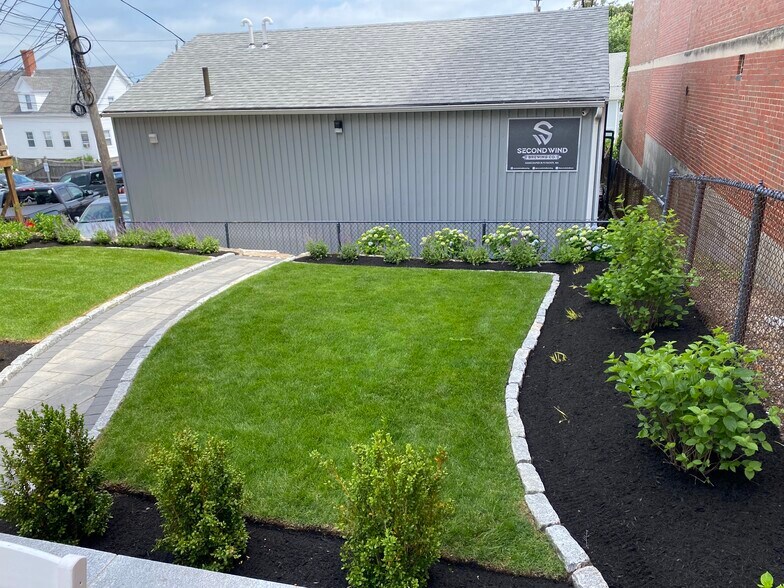 Building Photo - 37 Court St